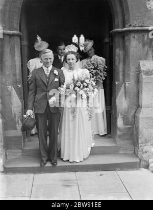 Die Hochzeit von Herrn Lewis W Jackson und Miss D M Allen . Die Braut und Bräutigam . 1939 Stockfoto