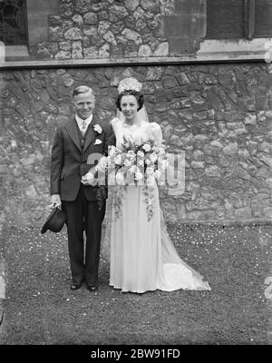 Die Hochzeit von Herrn Lewis W Jackson und Miss D M Allen . Die Braut und Bräutigam . 1939 Stockfoto