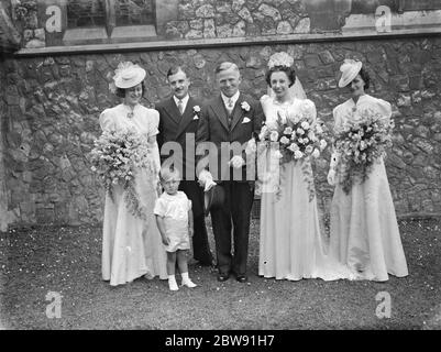 Die Hochzeit von Herrn Lewis W Jackson und Miss D M Allen . Die Brautgruppe . 1939 Stockfoto