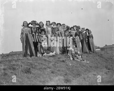 Die elisabethanische Festzug in Westwood Central School in Bexley, London. 1939 Stockfoto