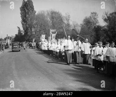 Chorknaben in Prozession während der Palmsonntag Feiern in Orpington, Kent. 10. April 1938 Stockfoto