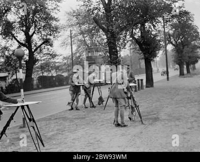 Royal Military Academy in Woolwich, London. Kadetten bilden den Bezirk mit visuellen Markierungen ab. 1939 Stockfoto