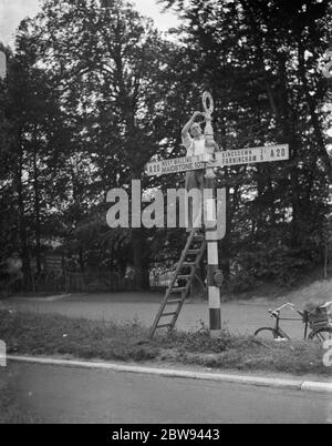 Das Gemälde eines Schildes auf der A20 . 1938 Stockfoto