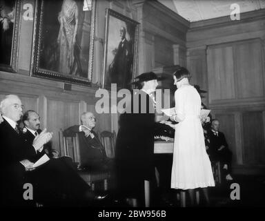 Prinzessin Alice von Albany am Tag der Rede in Farringtons Schule in Chislehurst, Kent. 1936 Stockfoto