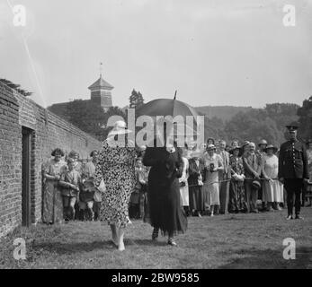 Königin Maria von Teck auf Schloss Lullingstone in Kent. 1936 Stockfoto