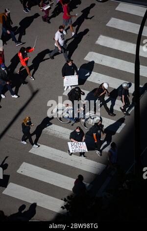 Menschen friedlich protestieren Black Lives Matter auf der Straße - Chicago, IL Stockfoto