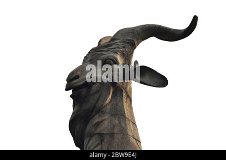 Die Skulptur der fünf Rams befindet sich auf dem Yuexiu-Hügel im Yuexiu-Park in Guangzhou. Sie stellt die fünf Widder dar, die der Stadt ihren Spitznamen „Stadt der Rams“ gaben. Stockfoto