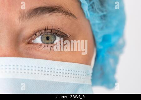 Porträt der Krankenschwester in Gesichtsmaske Stockfoto