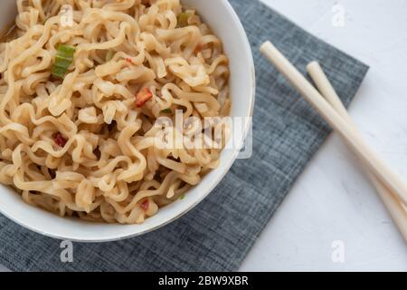 Rindfleisch siu Mai mit Nudeln Stockfoto