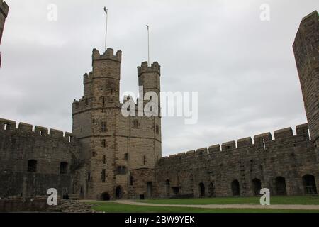 Caernarfon Castle in Caernarfon, Nord-Wales. Vereinigtes Königreich Stockfoto