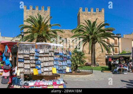 Wochenmarkt in Alcudia, Mallorca, Balearen, Spanien, Europa Stockfoto