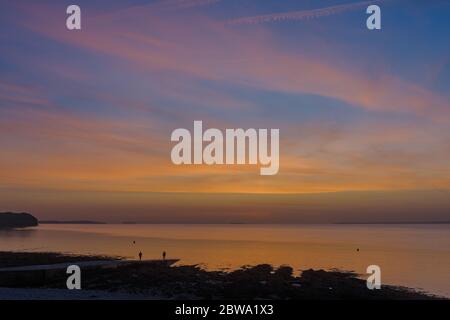 Bristol Kanal von Clevedon Strand an einem ruhigen Abend genommen Stockfoto