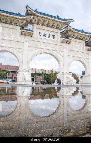 Taipei, Taiwan - Jan 2020: liberty Square taipei neben der nationalen chiang kai-shek Gedenkhalle im Zhongzheng Bezirk. Berühmte Sehenswürdigkeit für Stockfoto