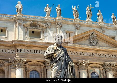 Rom, Vatikan / Italien - 4. Mai 2015: Petersdom in Vatikanstadt in Rom, italien Stockfoto