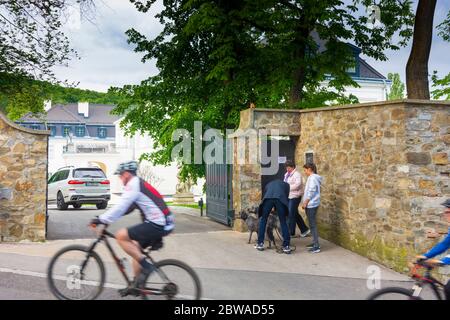 Wien, Wien: Eingang zum Schloss Neuwaldegg (Schloss Schwarzenberg), 17. Hernals, Wien, Österreich Stockfoto