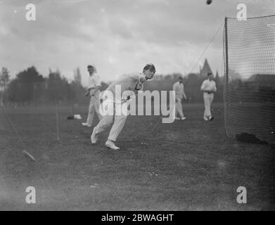 Oxford University Cricket Club Practice T Raikes . 30. April 1923 Stockfoto