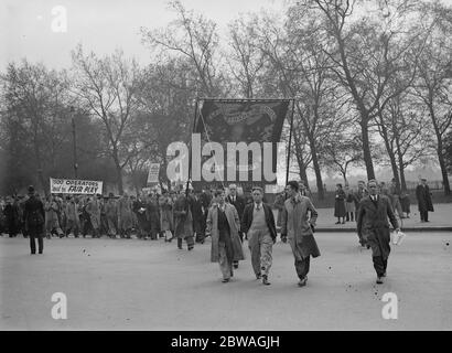 Die Kinematographen-Betreiber streiken. Massentreffen, die von der Gewerkschaft der Elektrogewerkschaft in Marble Arch aufgerufen. 21. April 1938 Stockfoto