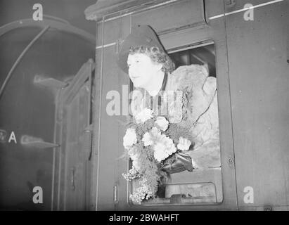 In Waterloo, bei der Abreise nach Südafrika Frau Walter Hammond 13. Januar 1939 Stockfoto