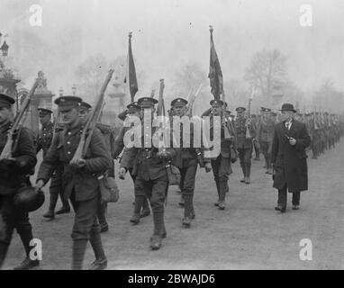 Rückkehr der Schotten Wächter der marsch am Buckingham Palace of the Colors 3. März 1919 Stockfoto