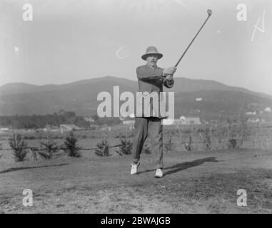 Internationale Gesellschaft im Cannes Golf Club . Großherzog Michael. Großherzog Michael Michailowitsch von Russland 29. Januar 1921 Stockfoto