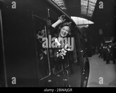 In Victoria. Miss Grace Moore, die Prima Donna und Kino-Star. 17 Juni 1935 Stockfoto