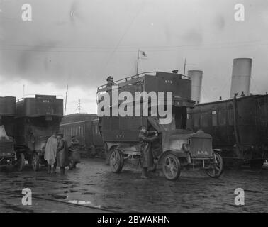 London-Autobusse in Belgien - R.N.D London-Busse wurden verwendet, um Truppen durch Belgien und Frankreich während des 1. Weltkrieges zu tragen Stockfoto