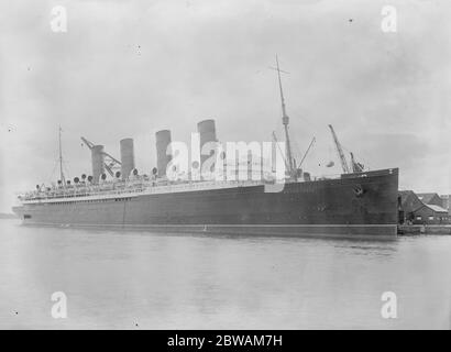 RMS Mauretania ein Ozeandampfer, entworfen von Leonard Peskett und gebaut von Swan, Hunter & Wigham Richardson in Wallsend, Tyne und Wear für die British Cunard Line 21 August 1928 Stockfoto