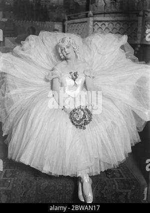 Der Siegesball in der Albert Hall Fräulein Marie Lohr 12. November 1919 Stockfoto