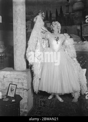 Der Siegesball in der Albert Hall Fräulein Marie Lohr 21. November 1919 Stockfoto