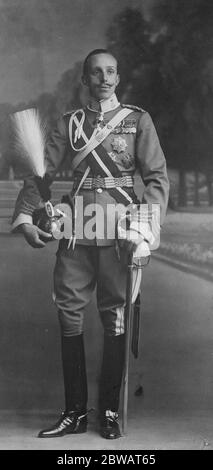 Neues Bild eines königlichen Besuchers Alfonso XIII EIN neues Porträt des Königs von Spanien, der in Kürze in England ankommen wird, 16. August 1922 Stockfoto