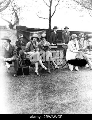 Polo im Hurlingham Club, London - Whatcombe gegen Jodphur. Miss Olive Compton und Frau Cecil Greene . 18 Mai 1925 Stockfoto