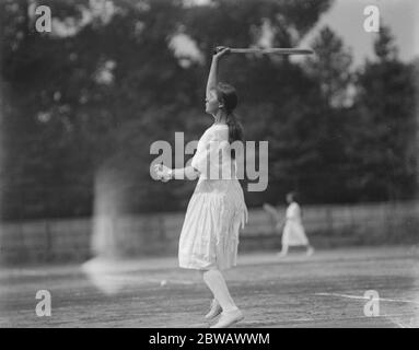 United Kingdom Junior Lawn Tennis Championships Miss Sterry spielt in den Damen-Singles im Surbiton London 6 September 1921 Stockfoto