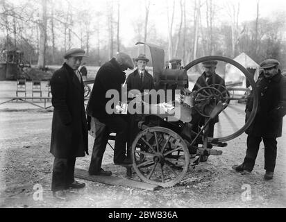 Neueste Fotos aus Ice Bound Holland die Eisschleifer . Die Bedienung erfolgt durch eine Maschine, die der bekannten Messerschleifmaschine vom 4. Dezember 1921 ähnelt Stockfoto