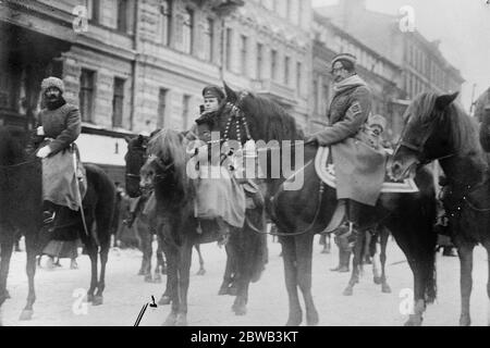 Bolschewistische Kavalleristen Russlands Bilder von den Straßen Petrograds 9. August 1920 Stockfoto