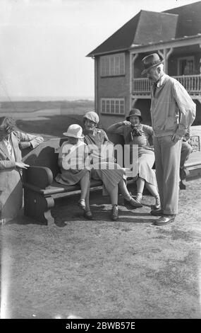 Die Annaly Challenge Cup Turnier im Prince ' s Golf Club , Sandwich , Kent . Abgebildet, von links nach rechts; die ehrenwerte Patricia White, Lady Annaly, Miss Louise Riviere und Colonel Boyd Rochford. 1933 Stockfoto