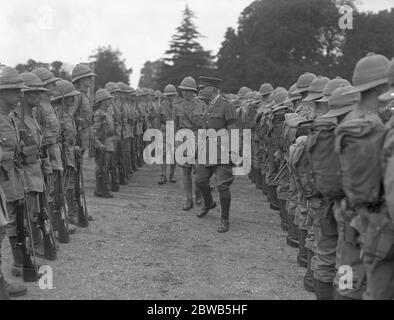 Brigadier General C De Winton und Major General Inglefield inspiziert das 10. London Regiment in Hatfied House, Hertfordshire. 1914 - 1918 Stockfoto