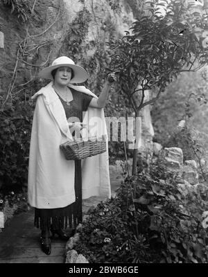 Lady De Bathe an der Riviera . Lady de Bathe ( Miss Lillie Langtry ) in Monte Carlo 6 Februar 1923 Stockfoto