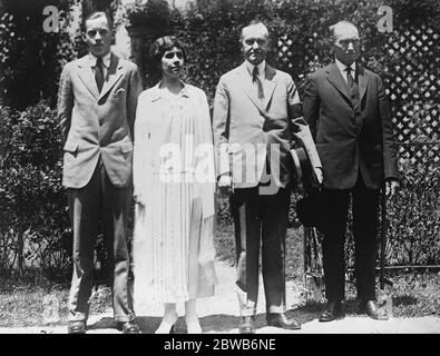 Drei Generationen der Familie Coolidge im Weißen Haus. Sie sind, von links nach rechts; John Coolidge, Frau Coolidge, Präsident Coolidge und Oberst J Coolidge (Vater des Präsidenten), drei Generationen der Familie Coolidge. 1924 Stockfoto