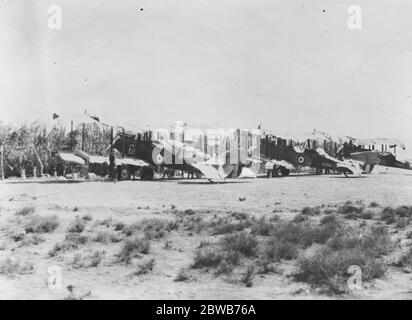 Die britischen Militäroperationen in Somaliland . Matten und Windschutzscheiben für Flugzeuge. April 1920 Stockfoto