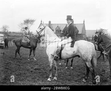 Eröffnung Treffen der Quorn Jagd am Kirby Tor . Lord Churchill 7 November 1922 Stockfoto