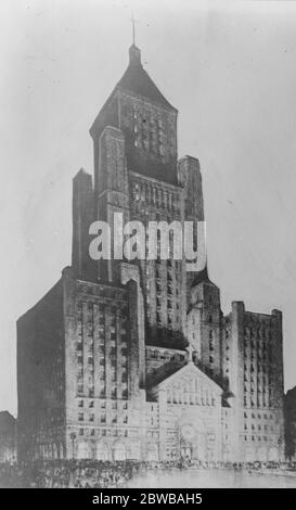 Brennende Kreuz auf New York Kirche von 8,000,000 Menschen gesehen werden. Der New Broadway Tempel, New York, wird unter der Schirmherrschaft von Dr. Christian F Reisner errichtet. Die Kirche wird ein Auditorium mit einer Kapazität für über 2000 Personen und sein brenntes Kreuz wird von 8,000,000 Menschen gesehen werden. Der neue Broadway Tempel . 28. Januar 1925 Stockfoto