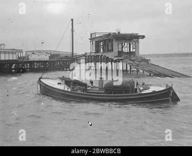 Das neue Rettungsboot und die Slipanlage am Ende von Southend am Sea Pier. August 1934 Stockfoto