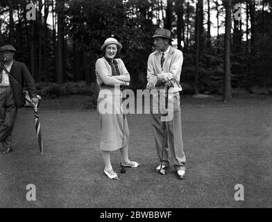 Damen gegen Herren im New Zealand Golf Club . Frau Elec Gold und R G Morrison . 1936 Stockfoto