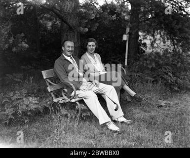 Damen gegen Herren im New Zealand Golf Club . Herr John Craigie und Frau Dorothy Pearson . 1936 Stockfoto