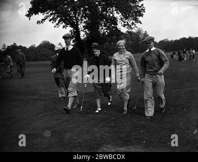 Miss Fishwick 's Ladies / Oxford University in Wentworth. W I E Thorburn , Miss Pyman , Miss Diana Fishwick , A R W Low . Stockfoto