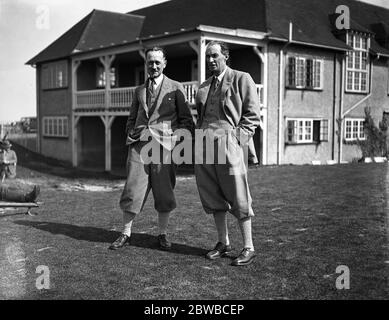 Parlamentarisches Golfturnier bei Sandwich . Col H E Burton, M P und Capt Baird (sec of Prince's Club). Stockfoto