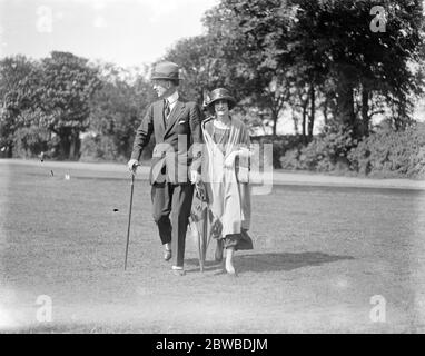 Polo in Hurlingham -Finale des Whitney Cup Argentinien gegen Quidnuncs Hon Arthur und Mrs Crichton 28. Mai 1922 Stockfoto