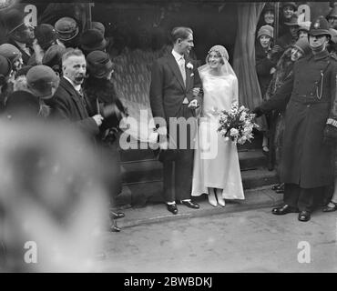 Hochzeit von Hon Maurice Lubbrock und Hon Adelaide Stanley auf dem Hanover Square in St. George 10. Januar 1926 Stockfoto