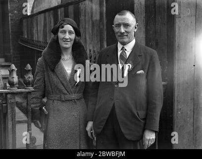 Parlamentswahlen . Ratsherr Arthur L Bateman, MP (konservative North Camberwell) und seine Tochter, Miss Bateman. 15. Oktober 1931 Stockfoto