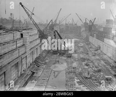 Ein Werk an der neuen Tilbury Docks Erweiterung Arbeiten an einem Ende des 750 Fuß Trockendocks Stockfoto